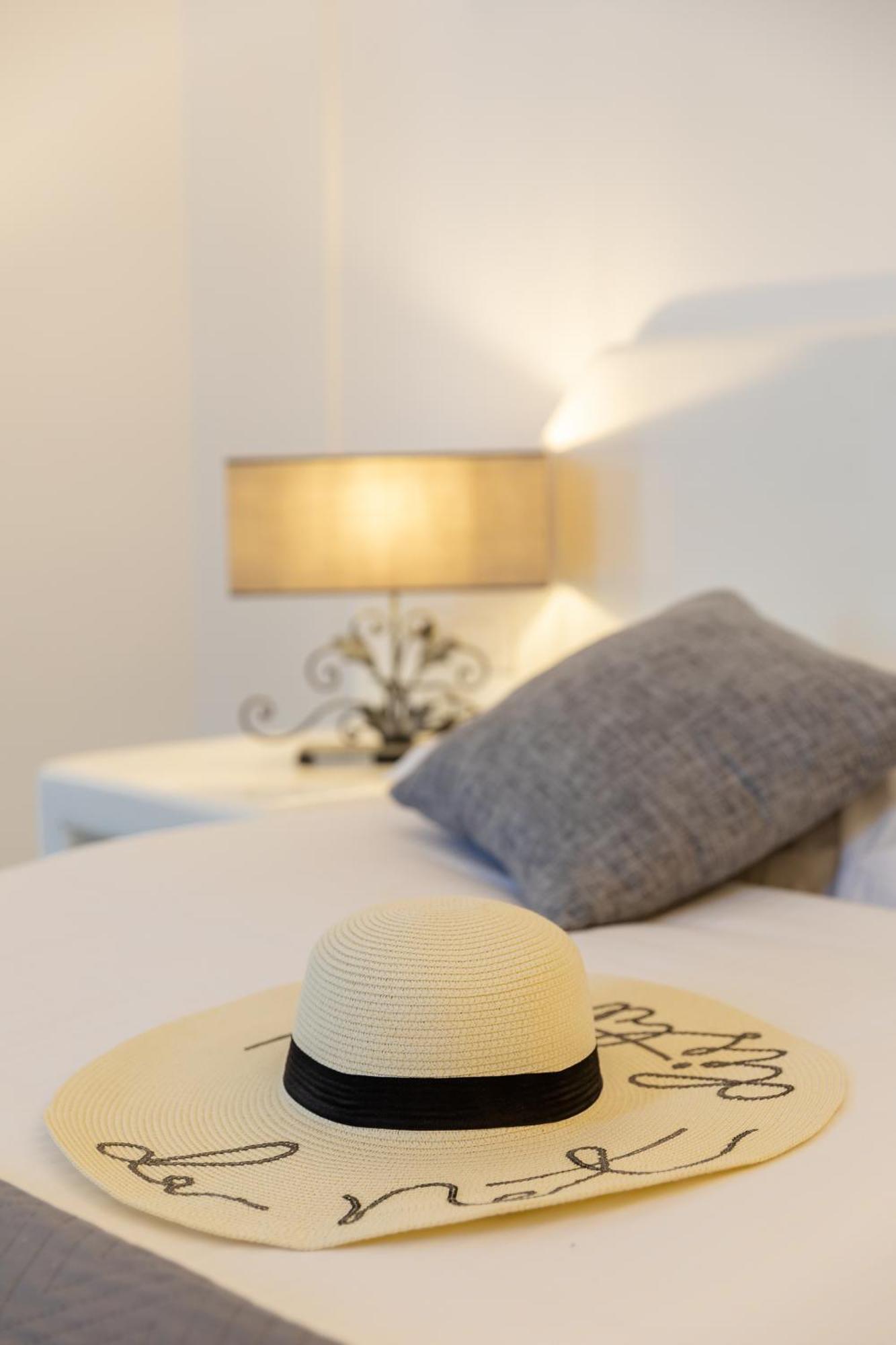 Nikolas Hotel คาร์เทราดอส ภายนอก รูปภาพ